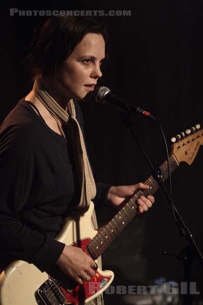 SCOUT NIBLETT - 2008-05-24 - PARIS - La Maroquinerie - Emma Louise Niblett